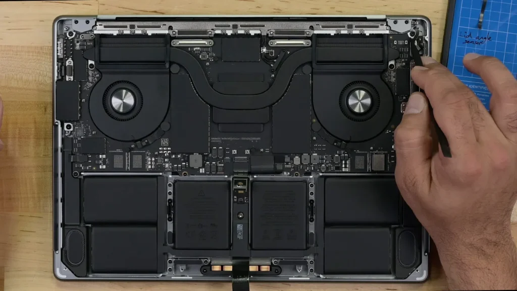 iFixit-teardown-2023-MacBook-Pro